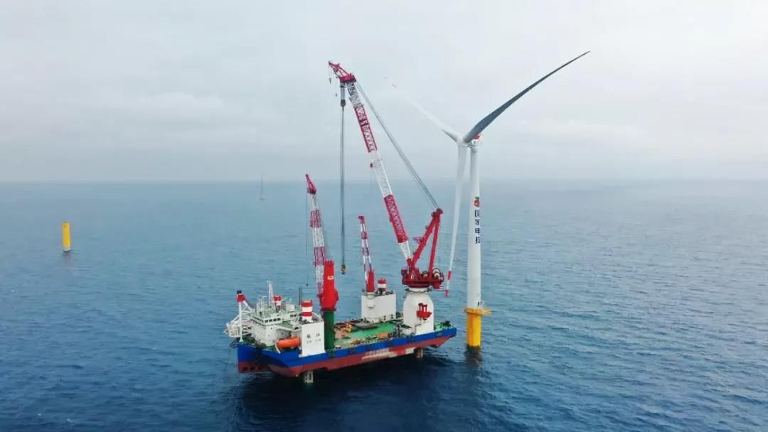 “振江号”复出，完成首台5.5MW海上风机吊装！